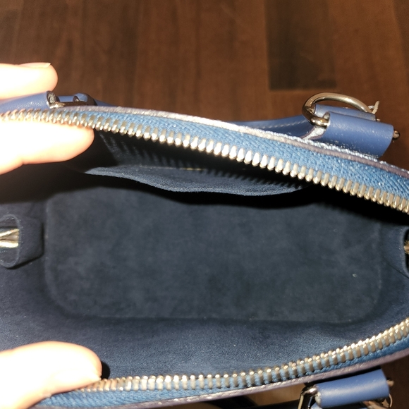 LV alma bb epi indigo - Picture 8 of 11